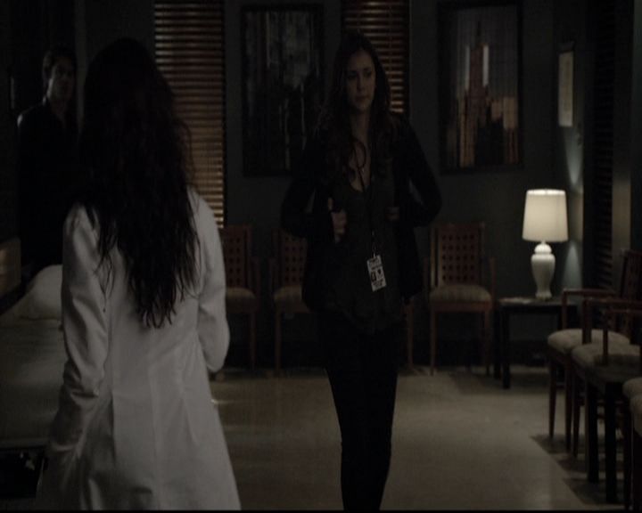 VampireDiariesWorld-dot-nl_6x12PrayerForTheDying1883.jpg