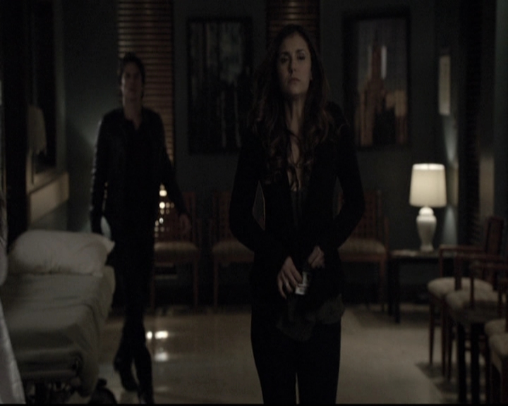 VampireDiariesWorld-dot-nl_6x12PrayerForTheDying1884.jpg