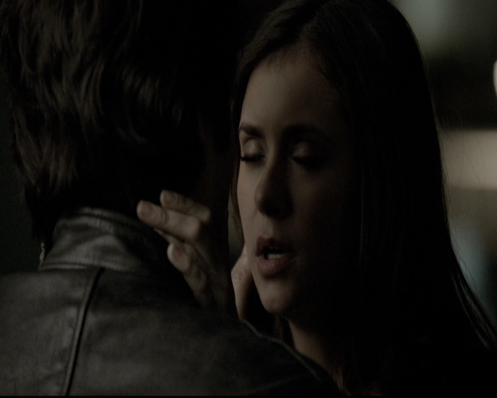 VampireDiariesWorld-dot-nl_6x12PrayerForTheDying1906.jpg