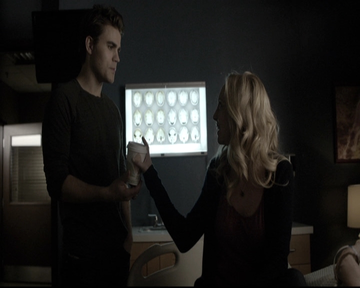 VampireDiariesWorld-dot-nl_6x12PrayerForTheDying2040.jpg