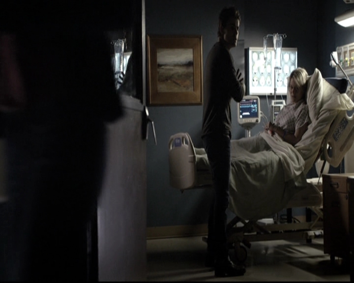 VampireDiariesWorld-dot-nl_6x12PrayerForTheDying2055.jpg