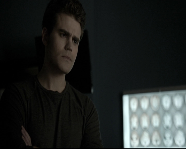 VampireDiariesWorld-dot-nl_6x12PrayerForTheDying2066.jpg