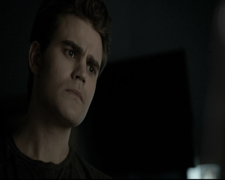 VampireDiariesWorld-dot-nl_6x12PrayerForTheDying2071.jpg