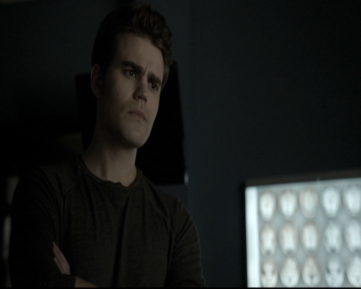 VampireDiariesWorld-dot-nl_6x12PrayerForTheDying2086.jpg