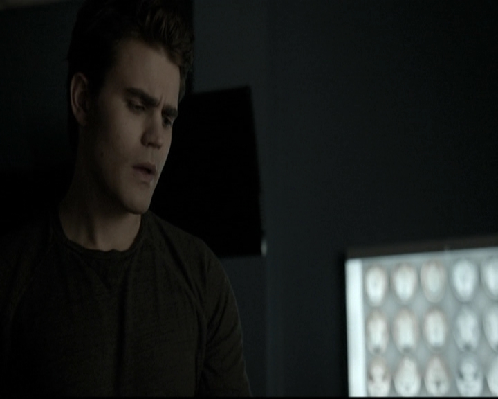 VampireDiariesWorld-dot-nl_6x12PrayerForTheDying2087.jpg