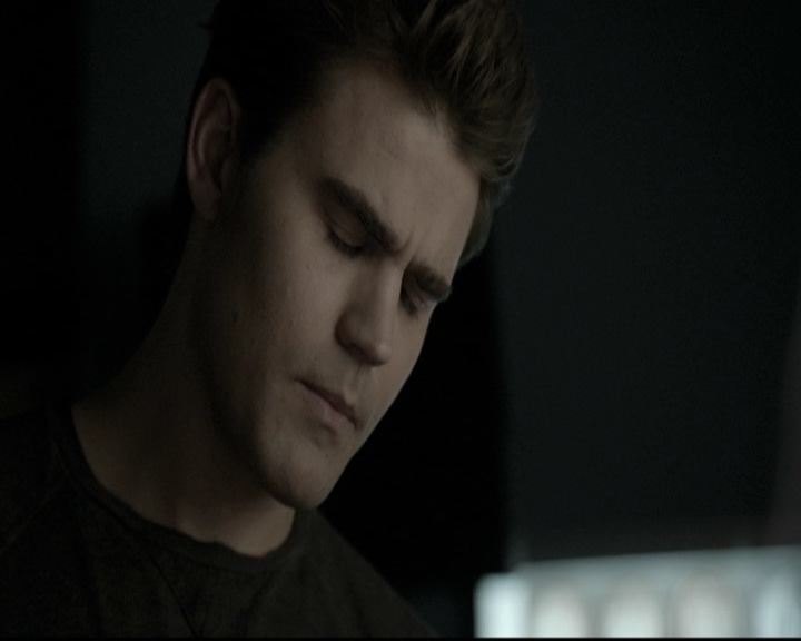 VampireDiariesWorld-dot-nl_6x12PrayerForTheDying2093.jpg