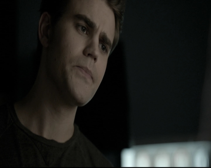 VampireDiariesWorld-dot-nl_6x12PrayerForTheDying2094.jpg