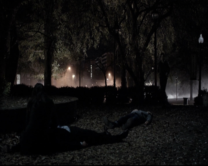 VampireDiariesWorld-dot-nl_6x12PrayerForTheDying2110.jpg