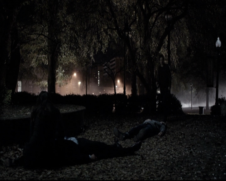 VampireDiariesWorld-dot-nl_6x12PrayerForTheDying2111.jpg