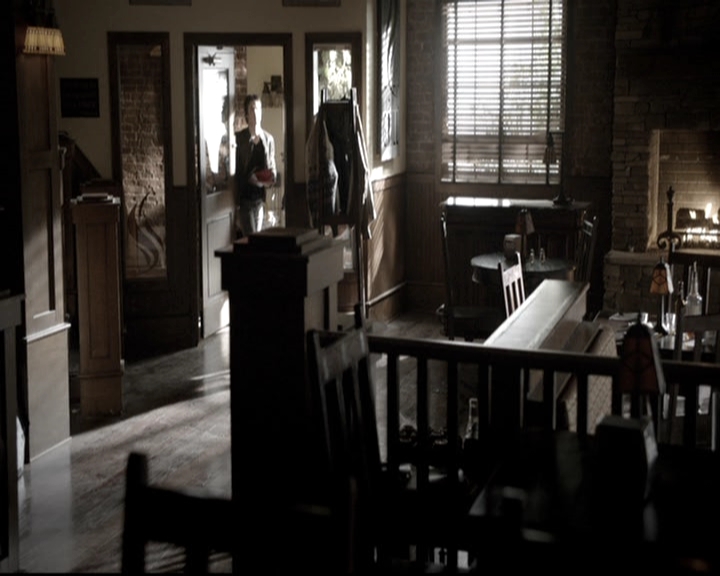 VampireDiariesWorld-dot-nl_6x14Stay0257.jpg