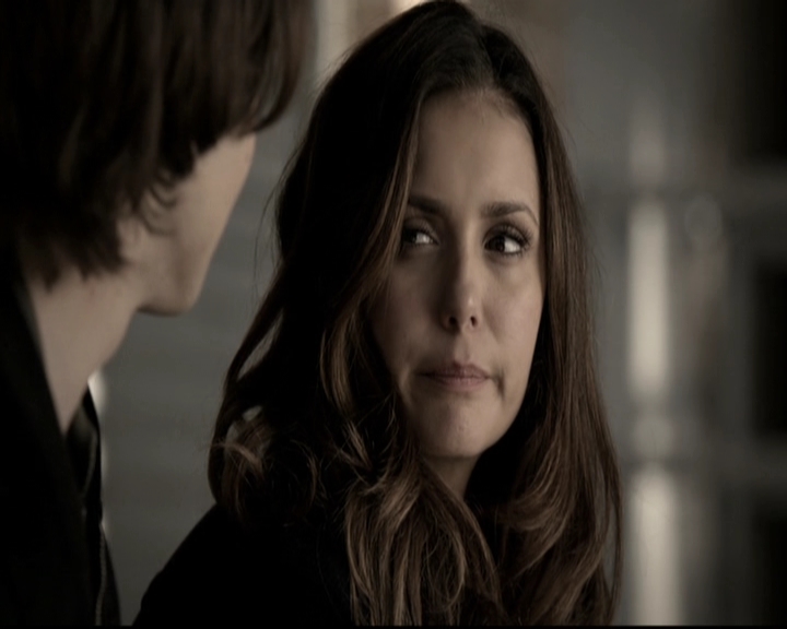 VampireDiariesWorld-dot-nl_6x14Stay0809.jpg