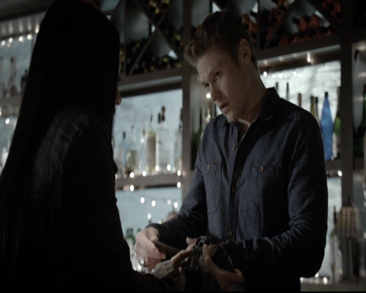 VampireDiariesWorld-dot-nl_6x14Stay0889.jpg