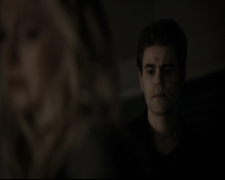 VampireDiariesWorld-dot-nl_6x14Stay1944.jpg