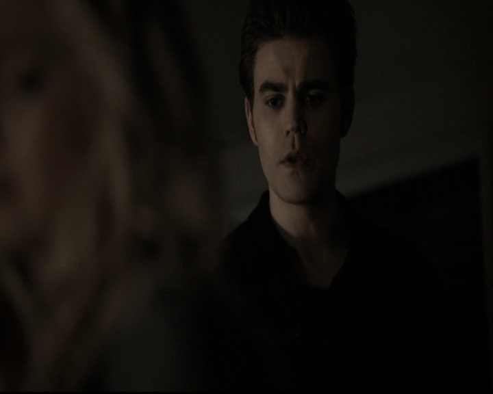 VampireDiariesWorld-dot-nl_6x14Stay1945.jpg