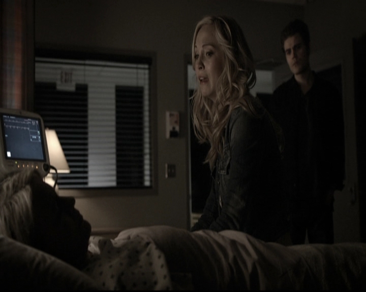 VampireDiariesWorld-dot-nl_6x14Stay1962.jpg