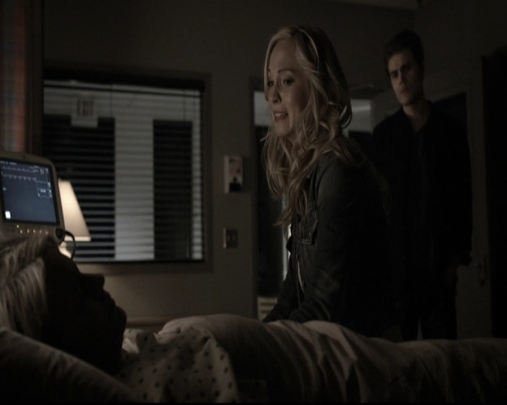 VampireDiariesWorld-dot-nl_6x14Stay1963.jpg