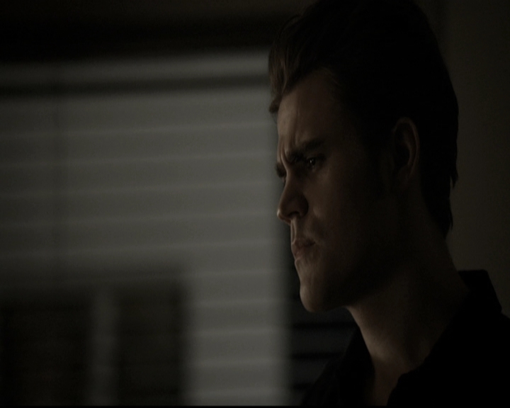 VampireDiariesWorld-dot-nl_6x14Stay1971.jpg