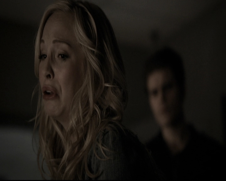 VampireDiariesWorld-dot-nl_6x14Stay1973.jpg