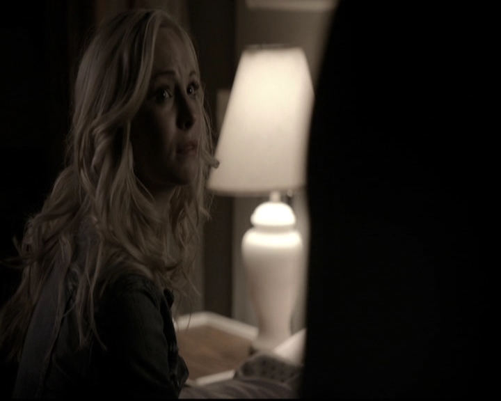 VampireDiariesWorld-dot-nl_6x14Stay1983.jpg