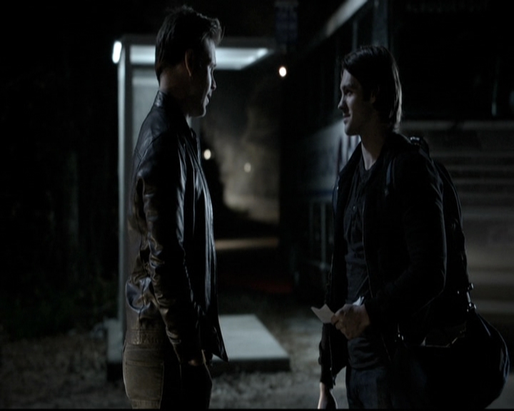 VampireDiariesWorld-dot-nl_6x14Stay2049.jpg