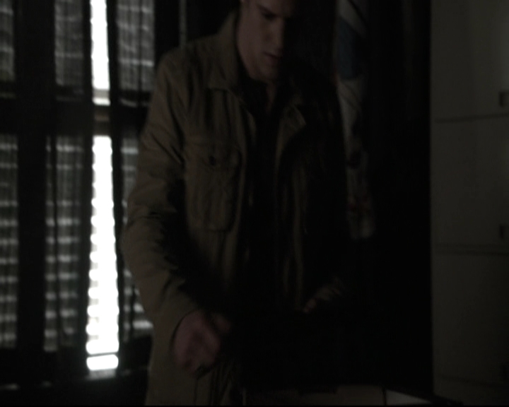 VampireDiariesWorld-dot-nl_6x15LetHerGo-deletedscenes0019.jpg