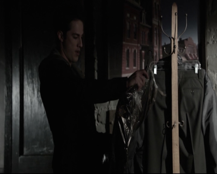 VampireDiariesWorld-dot-nl_6x15LetHerGo-deletedscenes0032.jpg