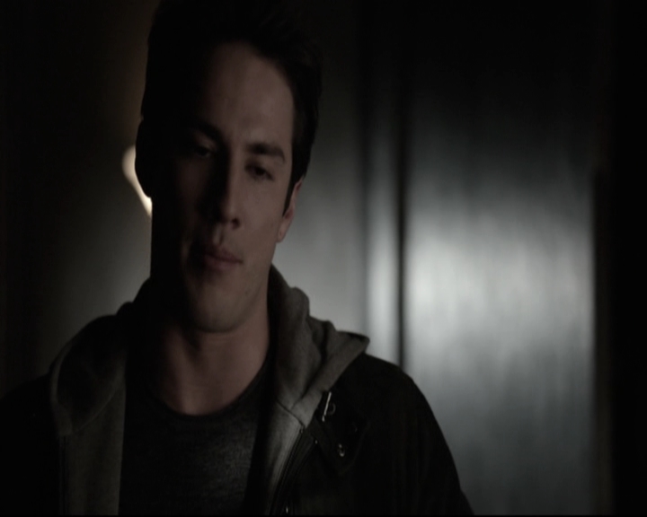 VampireDiariesWorld-dot-nl_6x15LetHerGo-deletedscenes0039.jpg