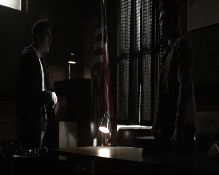 VampireDiariesWorld-dot-nl_6x15LetHerGo-deletedscenes0044.jpg