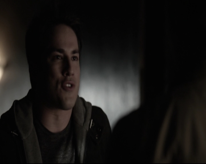 VampireDiariesWorld-dot-nl_6x15LetHerGo-deletedscenes0046.jpg