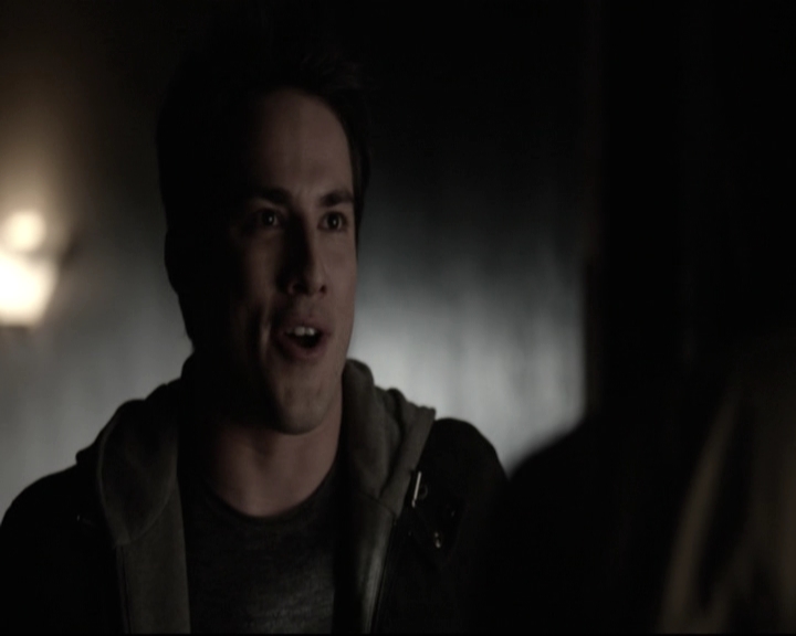 VampireDiariesWorld-dot-nl_6x15LetHerGo-deletedscenes0047.jpg