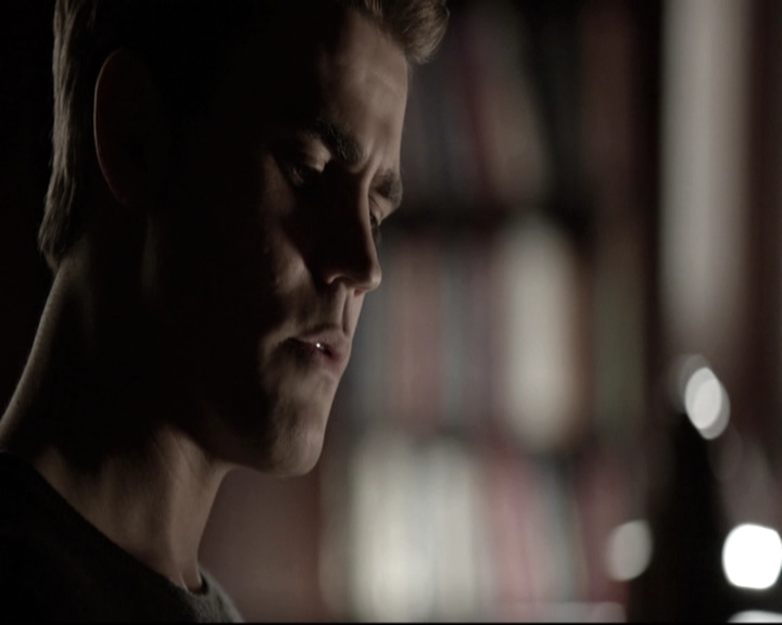 VampireDiariesWorld-dot-nl_6x15LetHerGo-deletedscenes0092.jpg