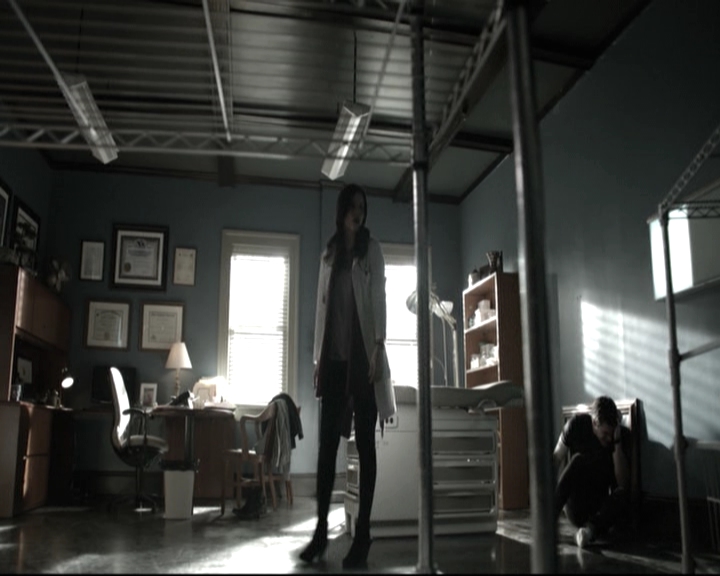 VampireDiariesWorld-dot-nl_6x15LetHerGo-deletedscenes0200.jpg