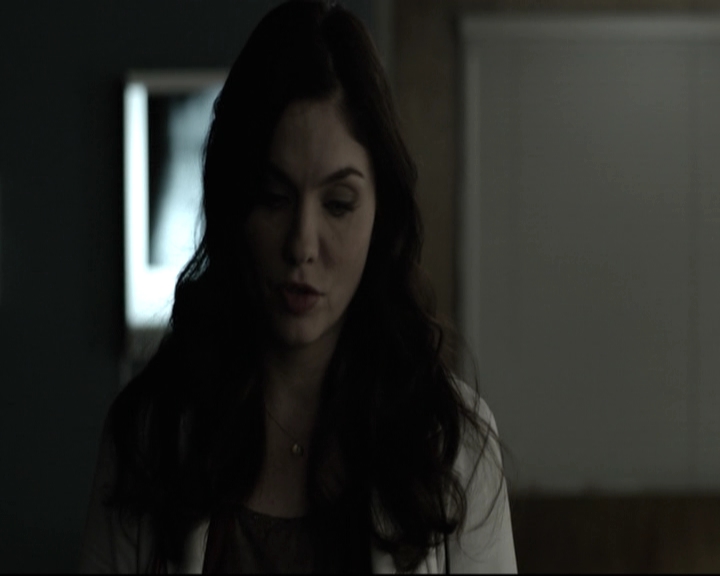 VampireDiariesWorld-dot-nl_6x15LetHerGo-deletedscenes0204.jpg