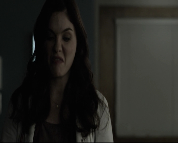 VampireDiariesWorld-dot-nl_6x15LetHerGo-deletedscenes0205.jpg