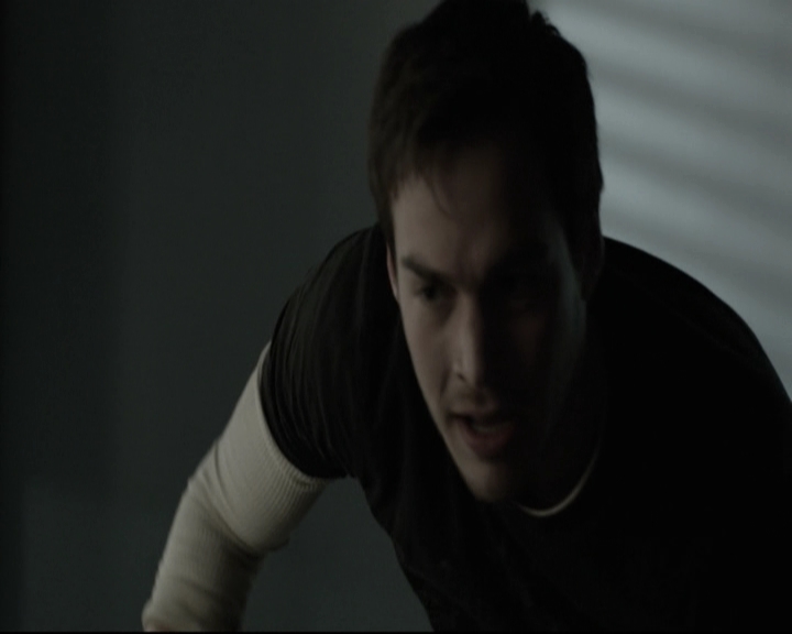 VampireDiariesWorld-dot-nl_6x15LetHerGo-deletedscenes0218.jpg