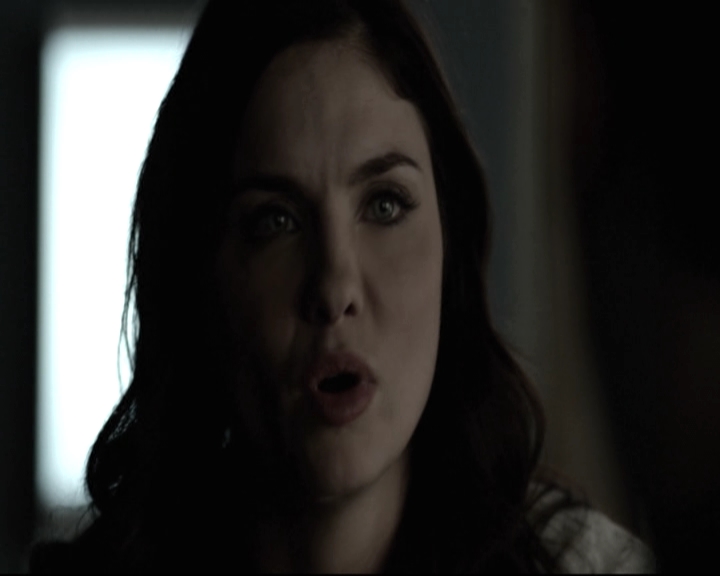 VampireDiariesWorld-dot-nl_6x15LetHerGo-deletedscenes0226.jpg