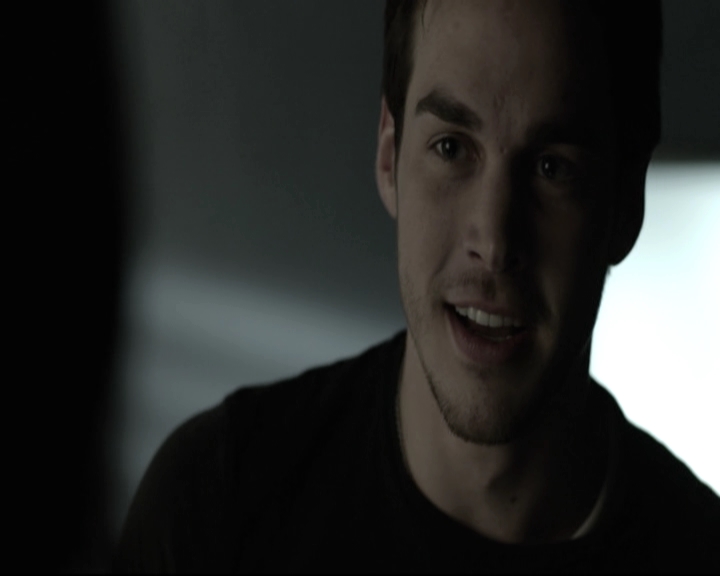 VampireDiariesWorld-dot-nl_6x15LetHerGo-deletedscenes0231.jpg