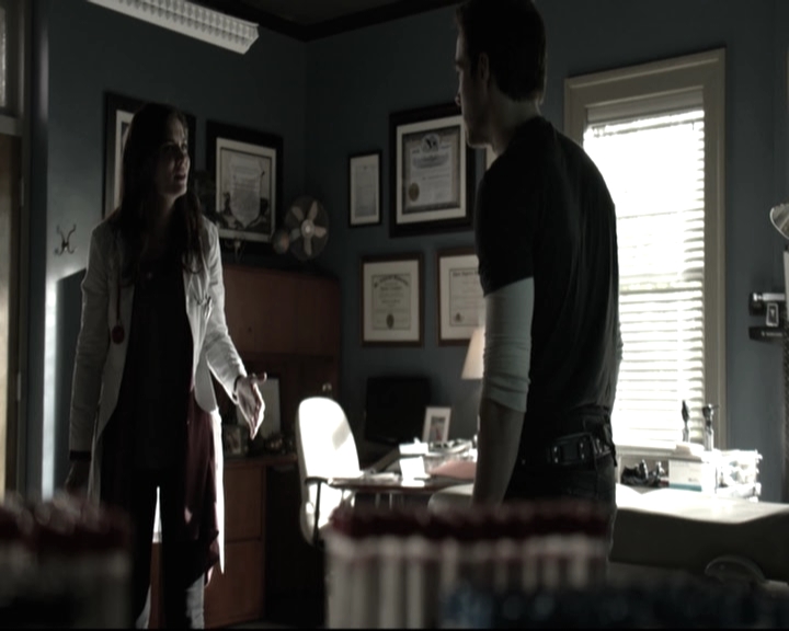 VampireDiariesWorld-dot-nl_6x15LetHerGo-deletedscenes0239.jpg