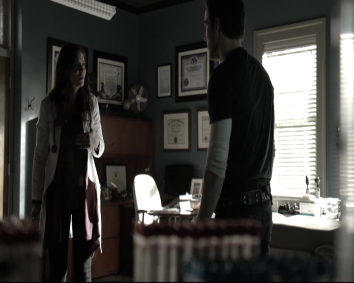 VampireDiariesWorld-dot-nl_6x15LetHerGo-deletedscenes0241.jpg