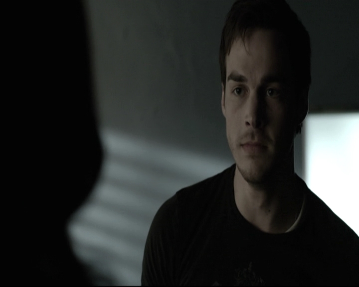 VampireDiariesWorld-dot-nl_6x15LetHerGo-deletedscenes0243.jpg