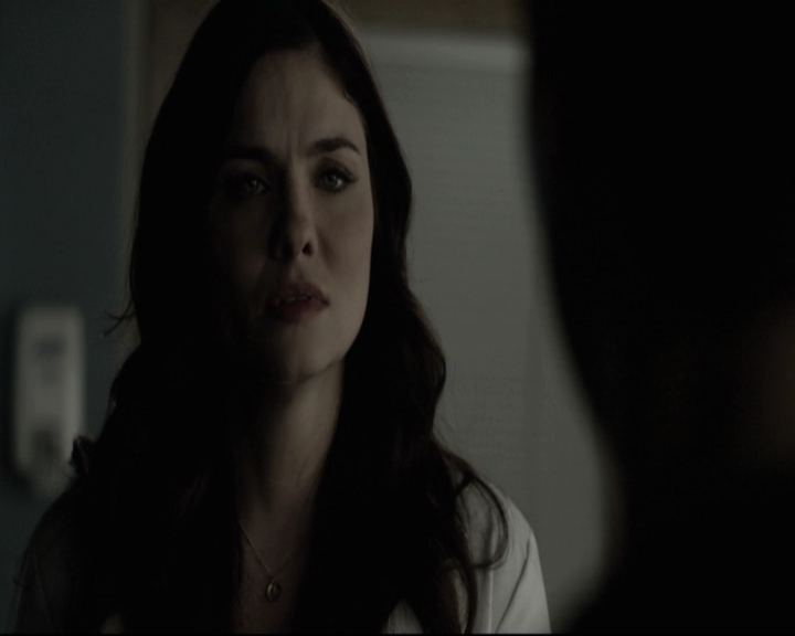 VampireDiariesWorld-dot-nl_6x15LetHerGo-deletedscenes0252.jpg