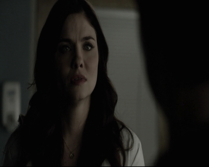 VampireDiariesWorld-dot-nl_6x15LetHerGo-deletedscenes0253.jpg