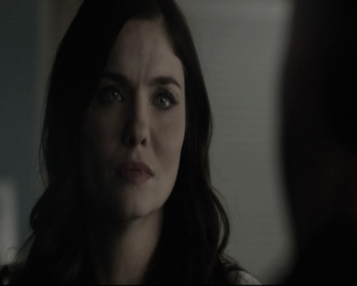 VampireDiariesWorld-dot-nl_6x15LetHerGo-deletedscenes0258.jpg