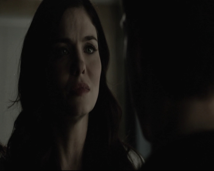 VampireDiariesWorld-dot-nl_6x15LetHerGo-deletedscenes0278.jpg