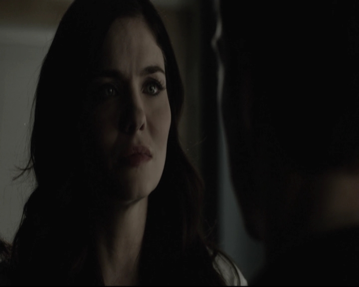 VampireDiariesWorld-dot-nl_6x15LetHerGo-deletedscenes0279.jpg