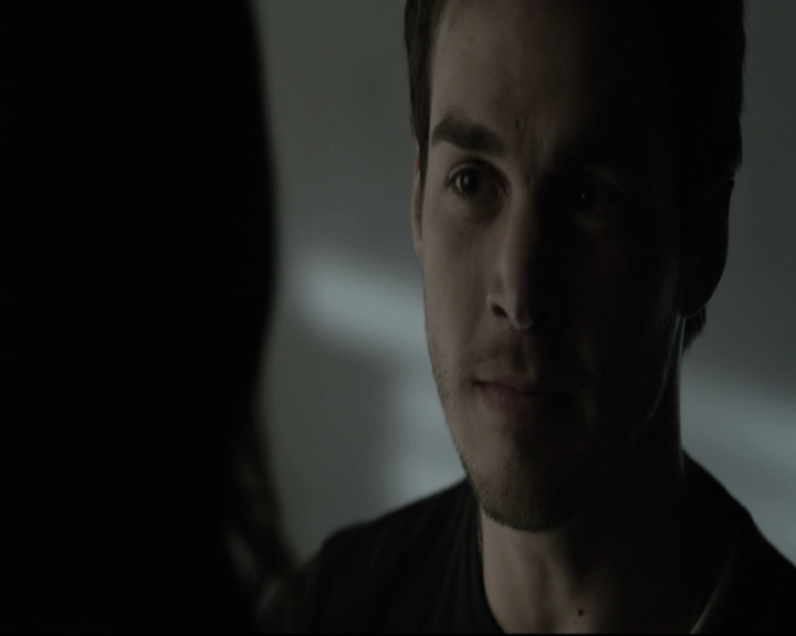 VampireDiariesWorld-dot-nl_6x15LetHerGo-deletedscenes0289.jpg