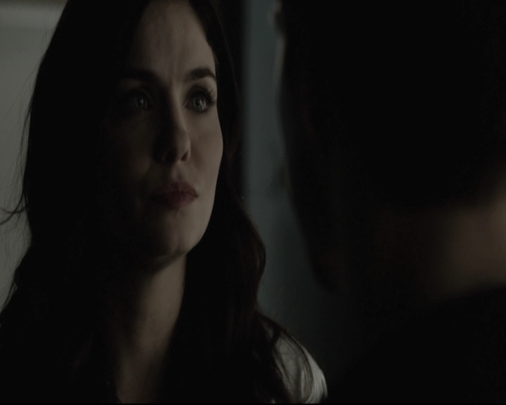 VampireDiariesWorld-dot-nl_6x15LetHerGo-deletedscenes0293.jpg