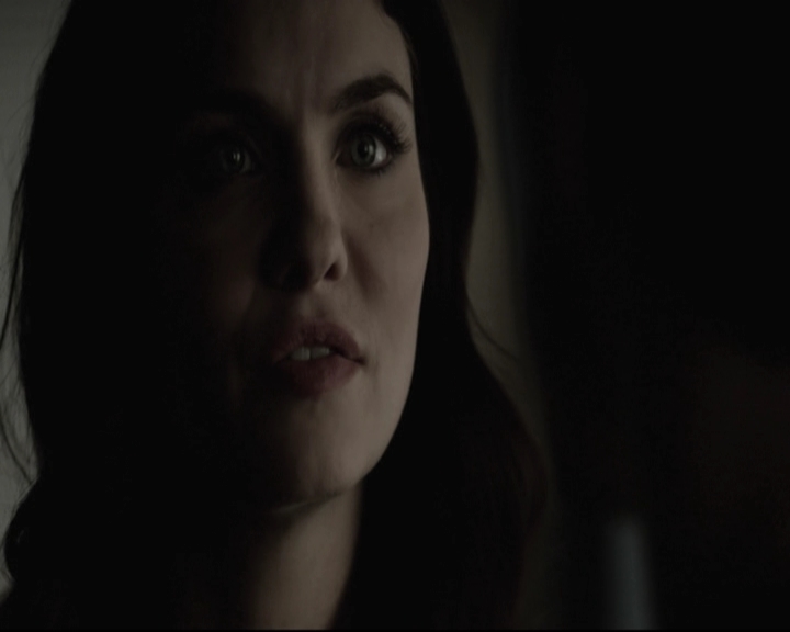 VampireDiariesWorld-dot-nl_6x15LetHerGo-deletedscenes0301.jpg