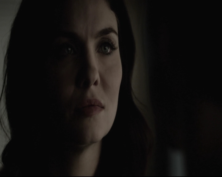 VampireDiariesWorld-dot-nl_6x15LetHerGo-deletedscenes0302.jpg