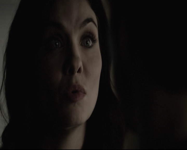 VampireDiariesWorld-dot-nl_6x15LetHerGo-deletedscenes0304.jpg